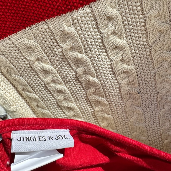 Jingles & Joy Decorative Throw - Picture 4 of 4